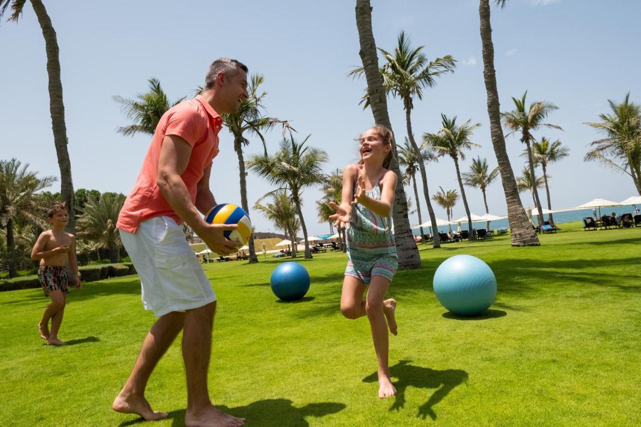Ja The Resort - Ja Beach Hotel, Dubai Exterior photo A game of kickball