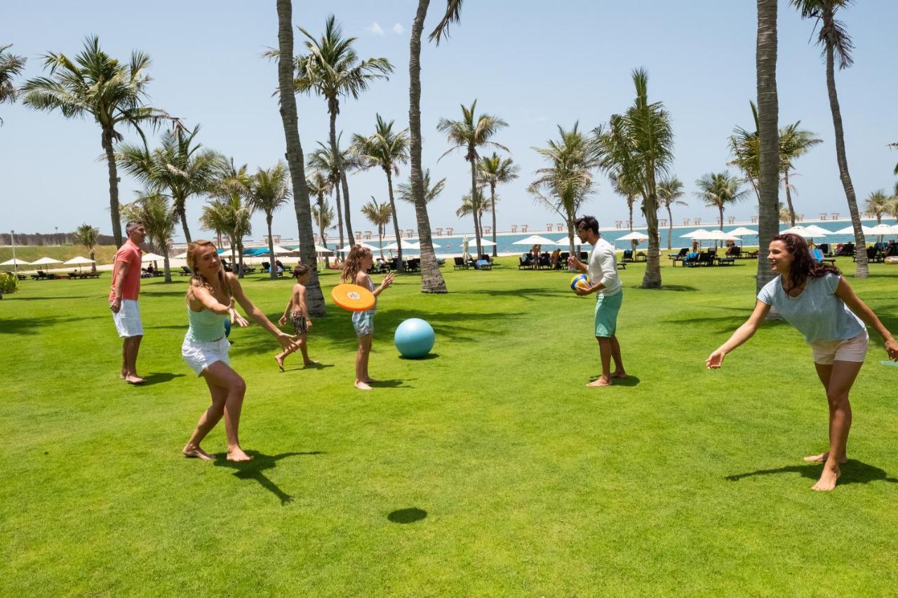 Ja The Resort - Ja Beach Hotel, Dubai Exterior photo A game of kickball