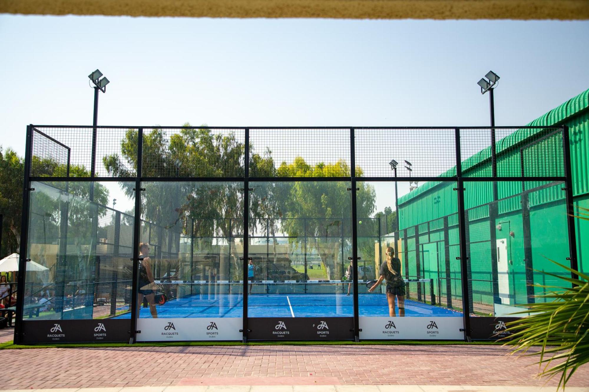 Ja The Resort - Ja Beach Hotel, Dubai Exterior photo A paddle tennis court